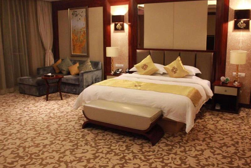DOUBLE Accessible KING SIZE BED