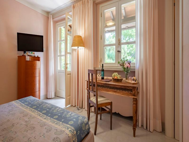 Tenuta il Sassone - Wine & Food image