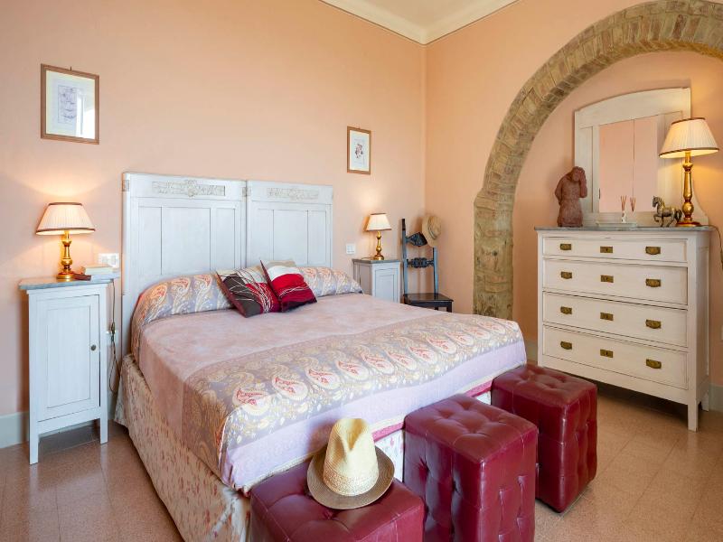 Tenuta il Sassone - Wine & Food image