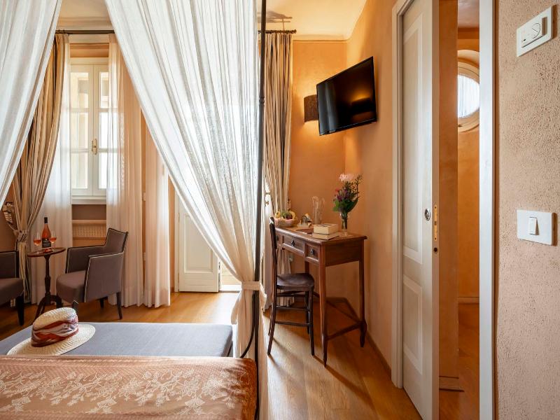 Tenuta il Sassone - Wine & Food image