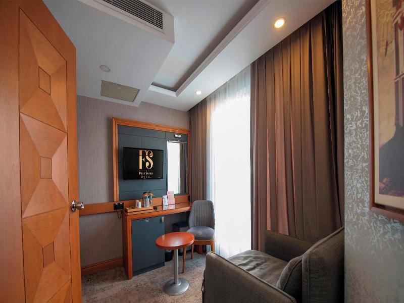 Four Seven Hotel image