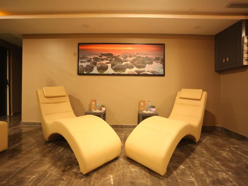 Four Seven Hotel image