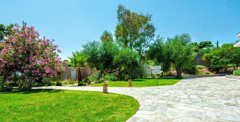 Plataria Resort Hotel image