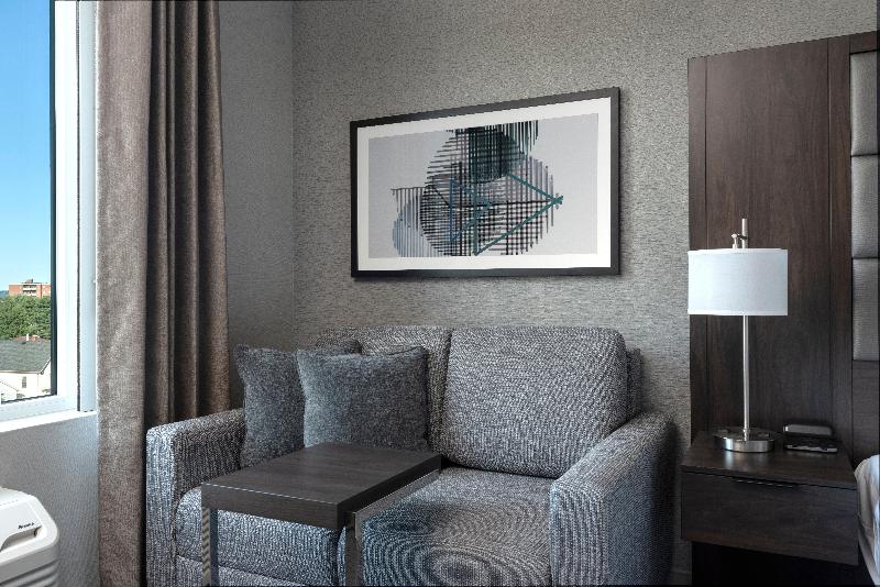 Holiday Inn Express Boston Logan Airport - Revere photo 20