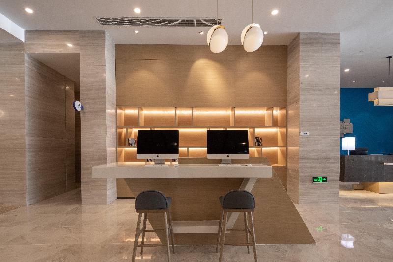 Holiday Inn Express Kaifeng City Center image