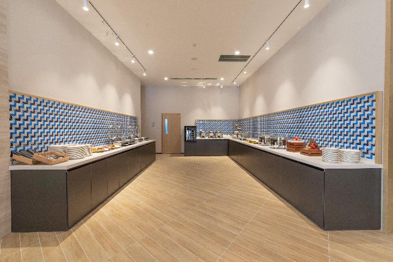 Holiday Inn Express Kaifeng City Center image