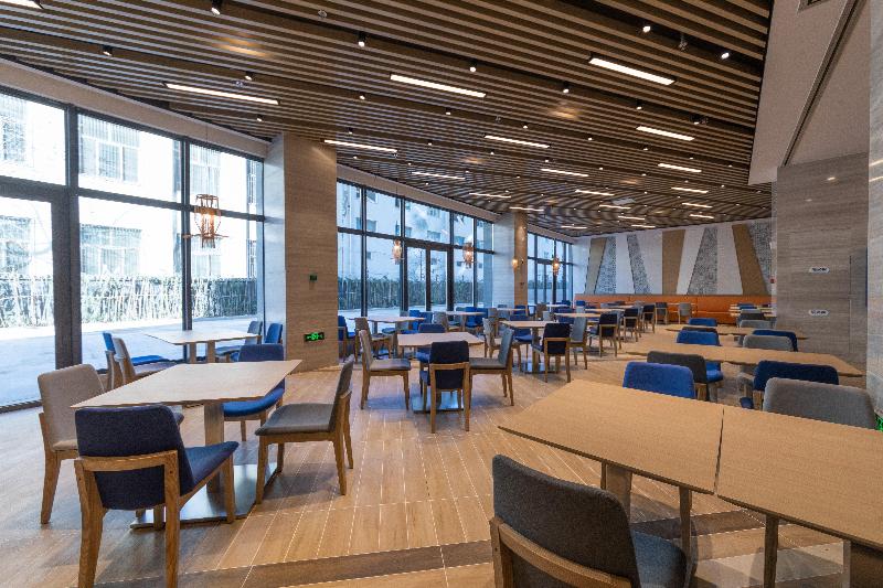 Holiday Inn Express Kaifeng City Center image