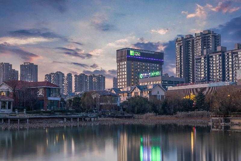 Holiday Inn Express Kaifeng City Center image