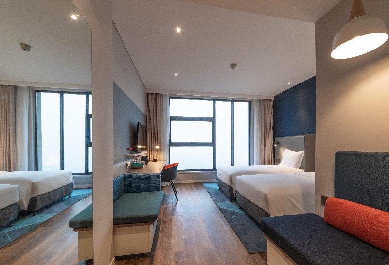 Holiday Inn Express Kaifeng City Center image