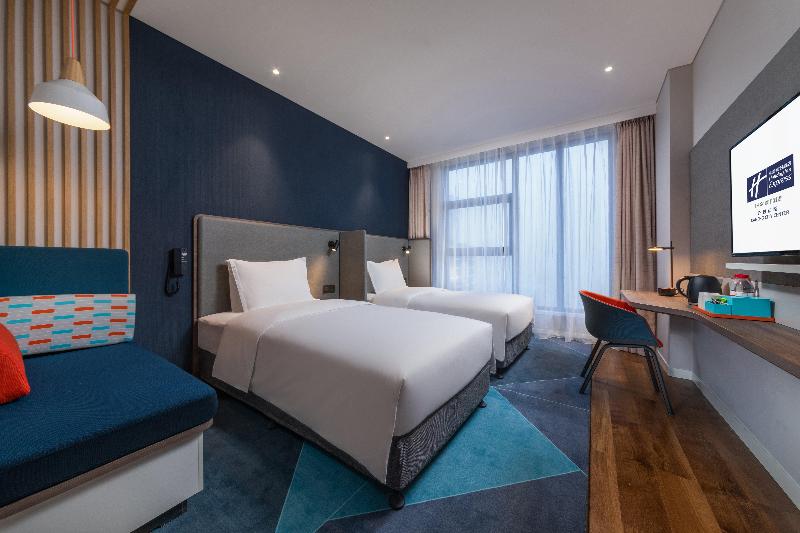 Holiday Inn Express Kaifeng City Center image