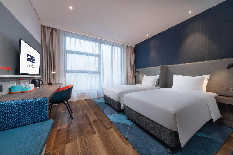 Holiday Inn Express Kaifeng City Center image