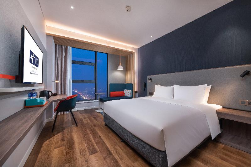 Holiday Inn Express Kaifeng City Center image