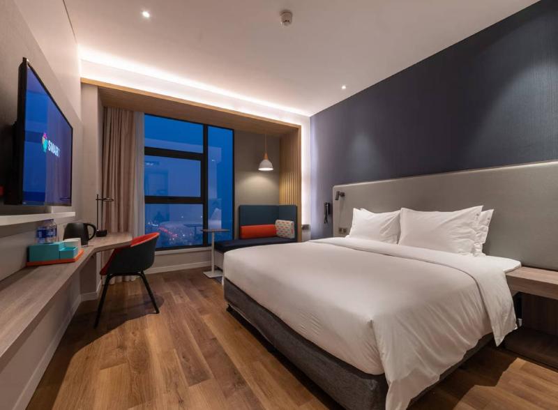 Holiday Inn Express Kaifeng City Center image