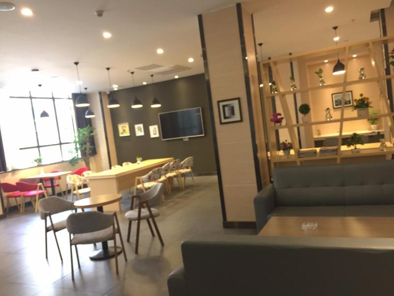 7 Days PremiumÂ·Huanggang Walking Street