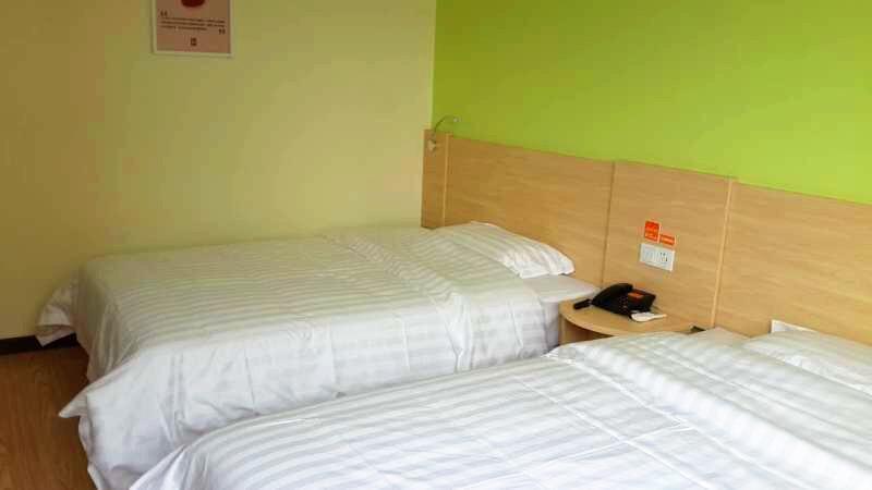 7 Days InnÂ·Tangshan Guye Jinshuiwan