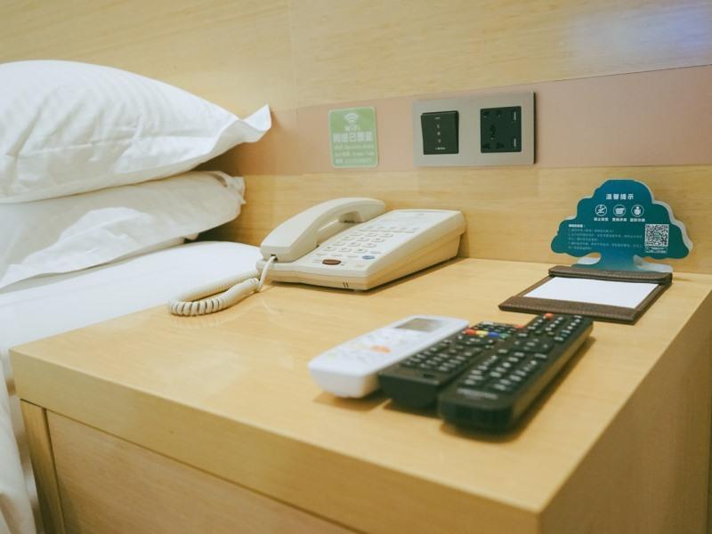 Greentree Inn Jining Jinyu Road Red Star Macalline image