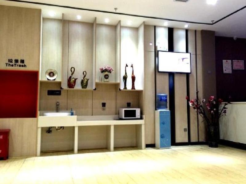 7 Days Premium Xingyi Airport Branch