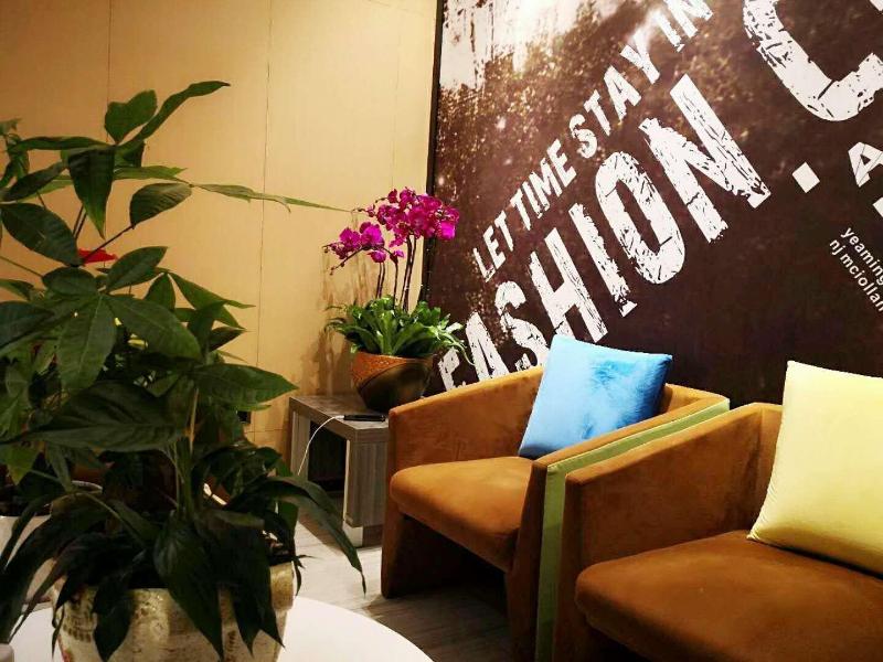 IU HotelsÂ·Xingyi Sports Center