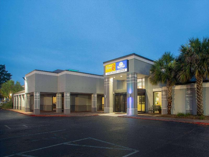 Days Inn By Wyndham Mobile I 65 image