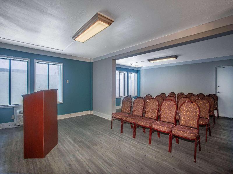 Days Inn By Wyndham Mobile I 65 image