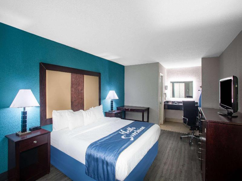Days Inn By Wyndham Mobile I 65 image