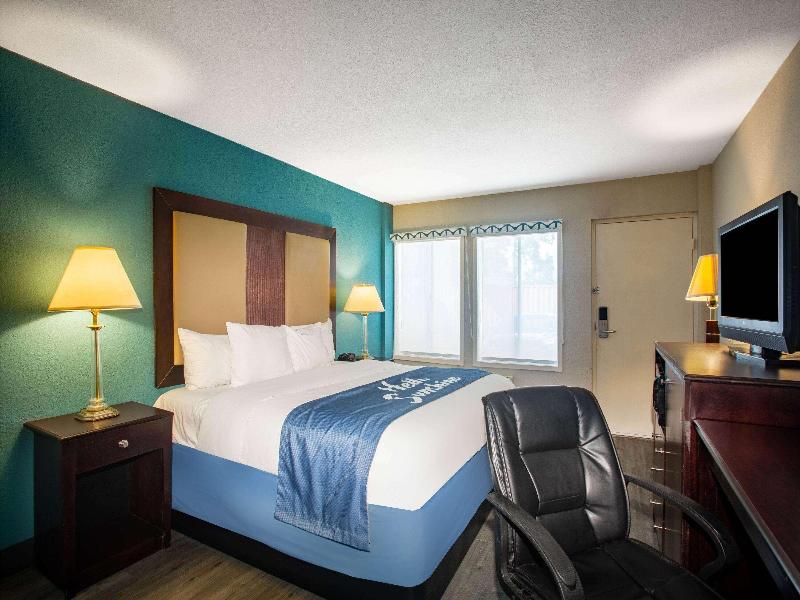 Days Inn By Wyndham Mobile I 65 image