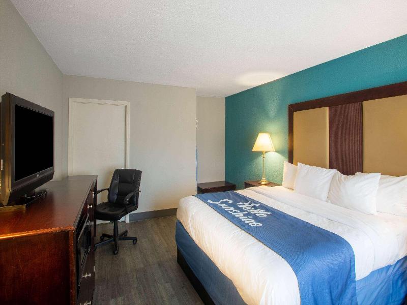 Days Inn By Wyndham Mobile I 65 image