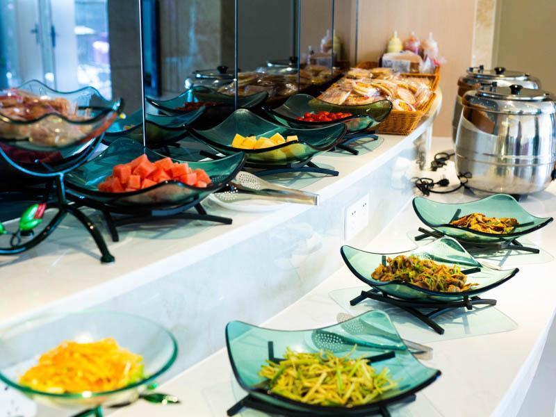 Lavande Hotels Panjin Shifu Street Passenger Stati — photo 2