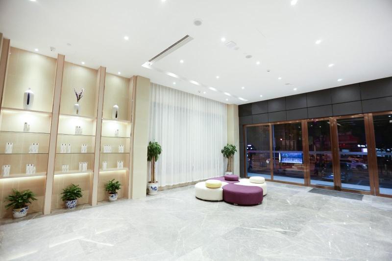 Lavande Hotels Jingdezhen Taoxichuan Creative Squa