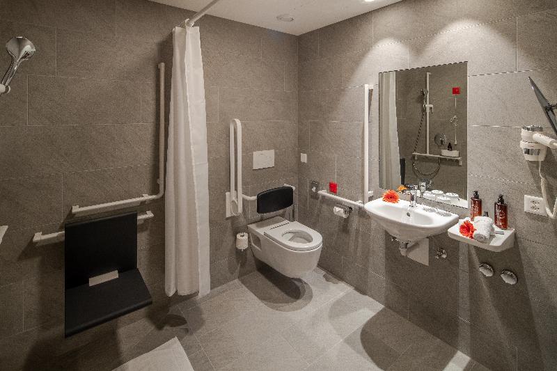 Hotel & LOUNGE LAGO MAGGIORE photo 17