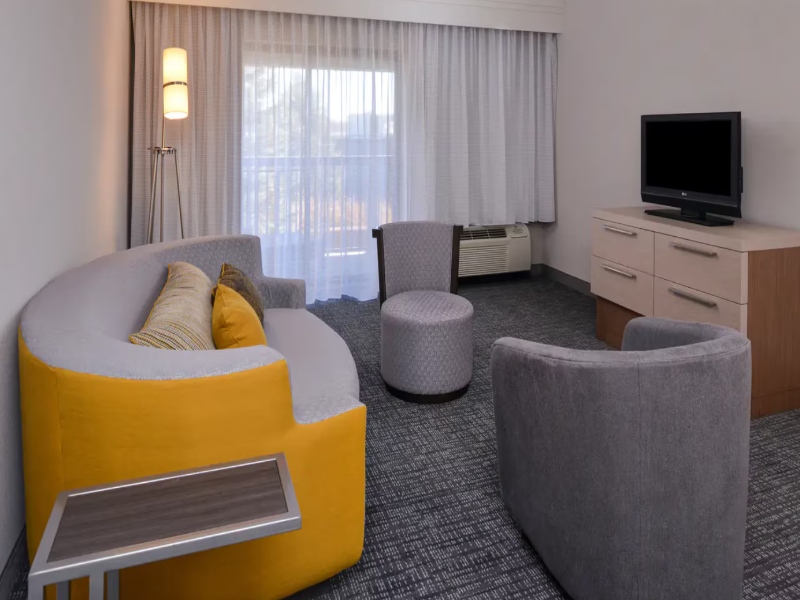 Country Inn & Suites Radisson BrownDeer-MilwaukeeN image