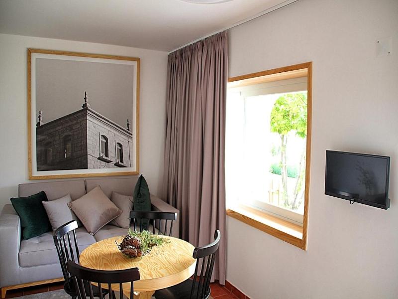 Casas De Alpedrinha image