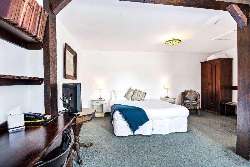 The Honest Lawyer Ascend Hotel Collection image
