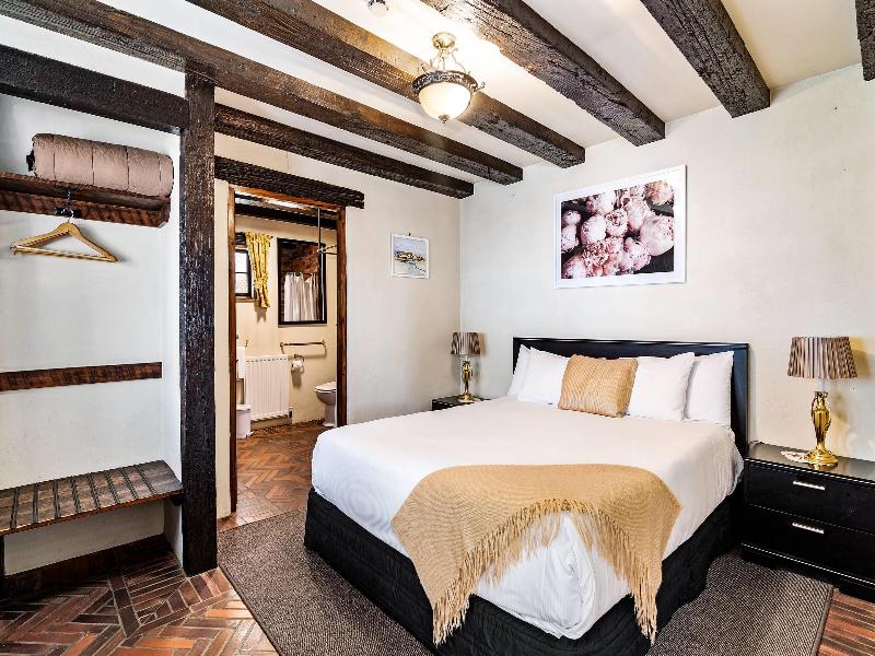 The Honest Lawyer Ascend Hotel Collection image