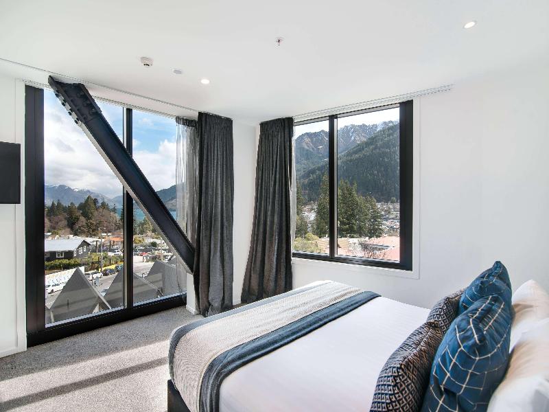 Ramada By Wyndham Queenstown Central image