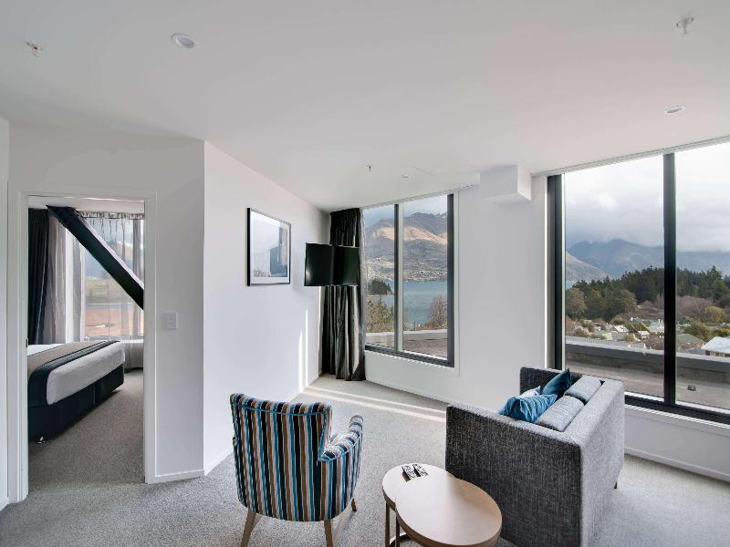 Ramada By Wyndham Queenstown Central image