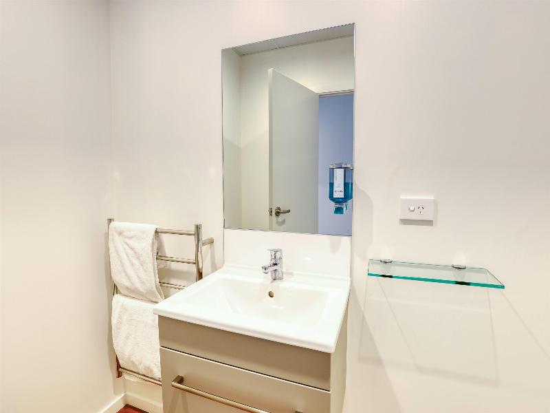 Ramada Suites Auckland Manukau Pacific Centre image