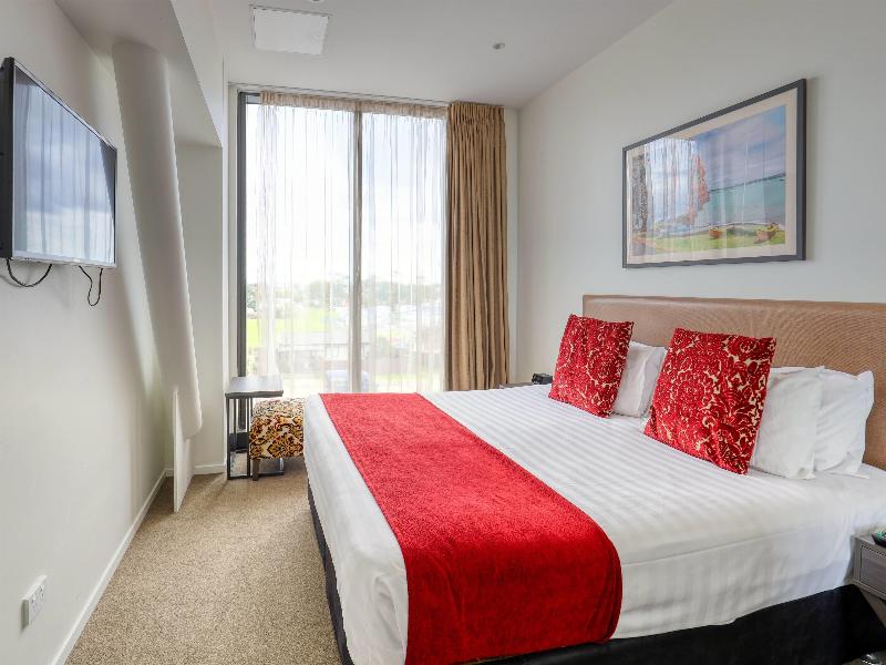Ramada Suites Auckland Manukau Pacific Centre image