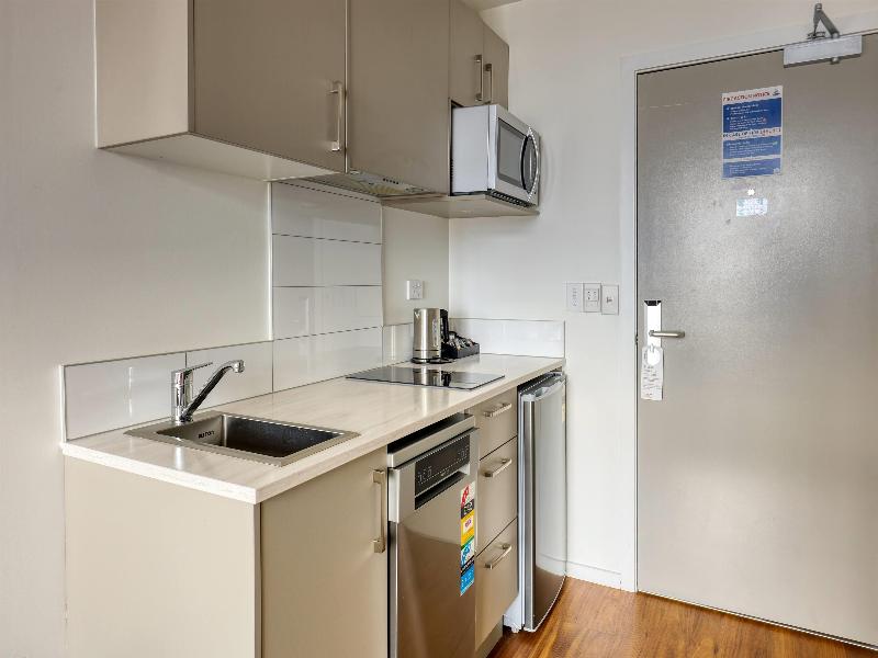 Ramada Suites Auckland Manukau Pacific Centre image