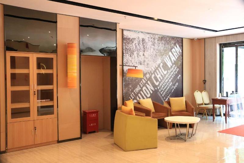 IU HOTELSA YINING SHANGHAI CITY