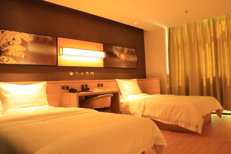 IU HOTELSA YINING SHANGHAI CITY
