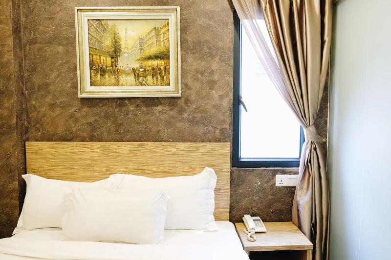 Era Plus Hotel image