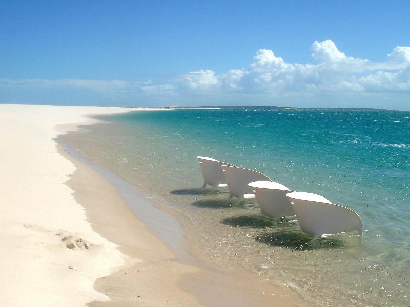 Azura Benguerra Island image