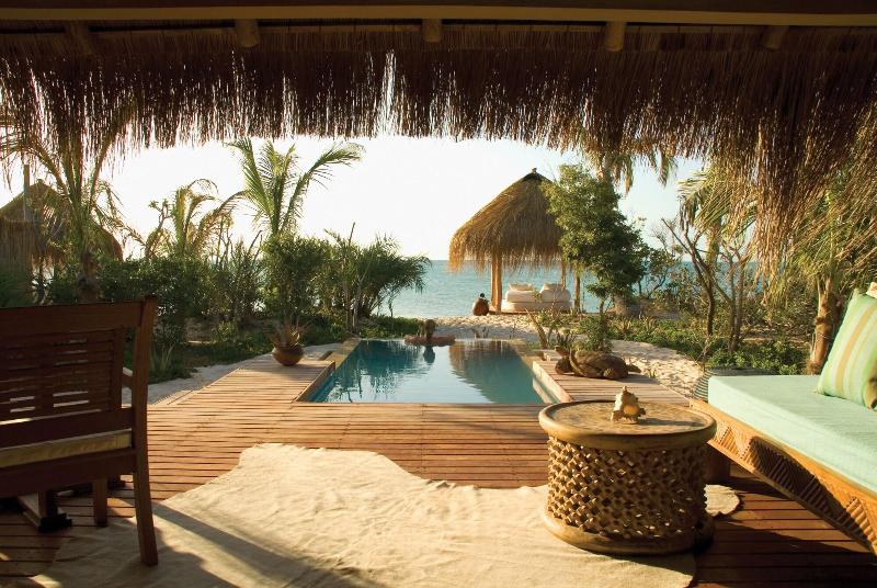 Azura Benguerra Island image