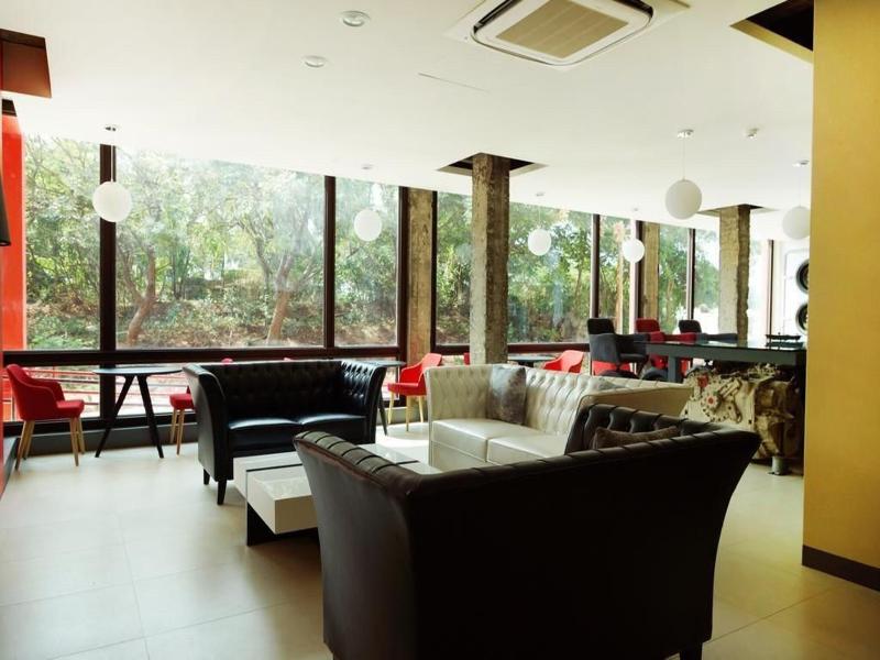 823 Tourist Hotel