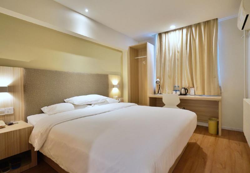 Hanting Hotel Qingdao Taidong Wanda image