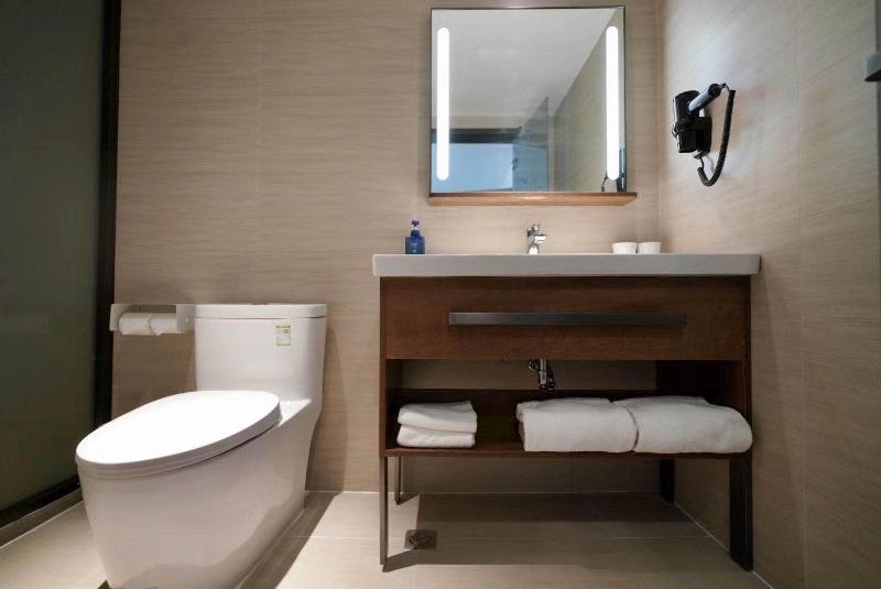 Hanting Hotel Qingdao Taidong Wanda image