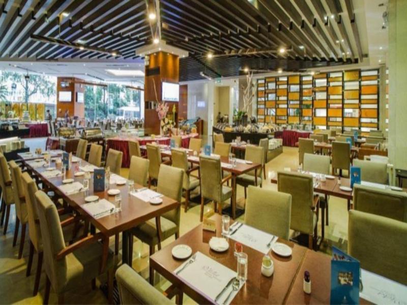 Yihao International Hotel image