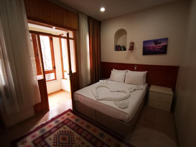 Otantik Guest House image