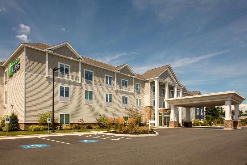 Holiday Inn Express Wells-Ogunquit-Kennebunk image